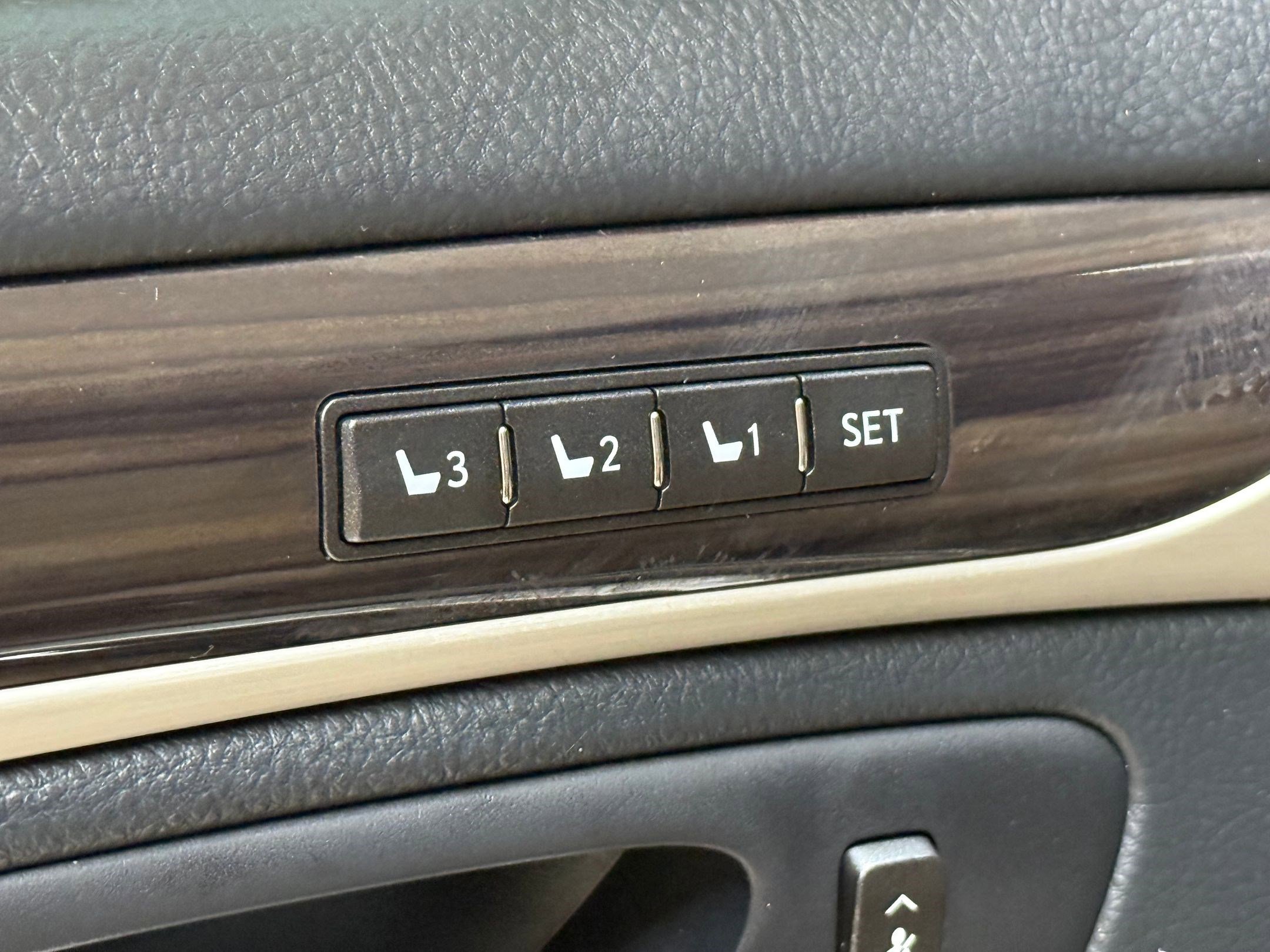 Used 2014 Lexus LS 460 AWD w/ Comfort Package image 19