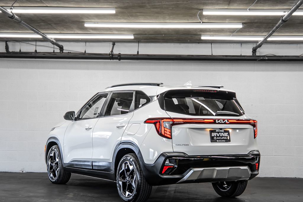 Used 2024 Kia Seltos EX image 3