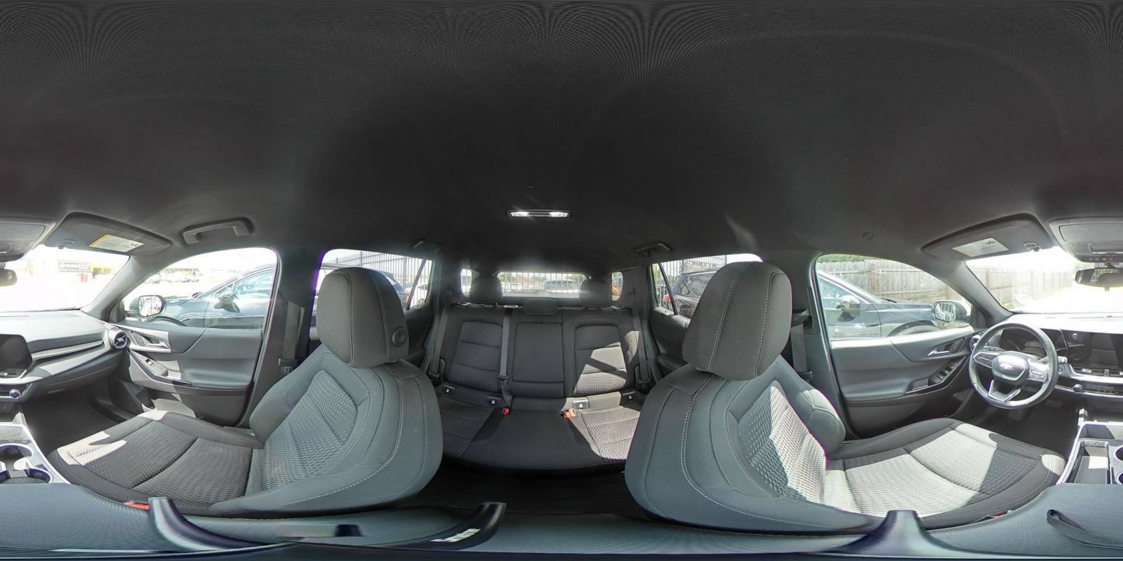 Used 2025 Chevrolet Equinox LT FWD image 37
