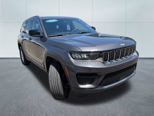 Used 2024 Jeep Grand Cherokee Laredo w/ Luxury Tech Group I AWD/4WD image 5