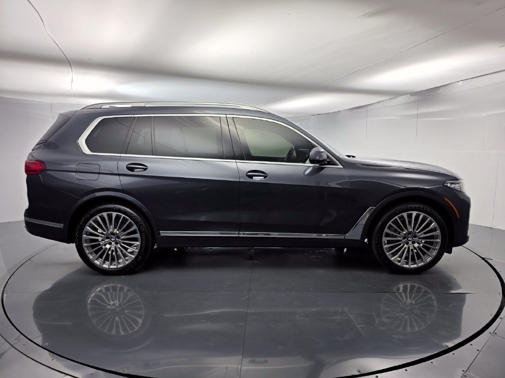 Used 2021 BMW X7 xDrive40i w/ Premium Package 2 AWD/4WD image 3