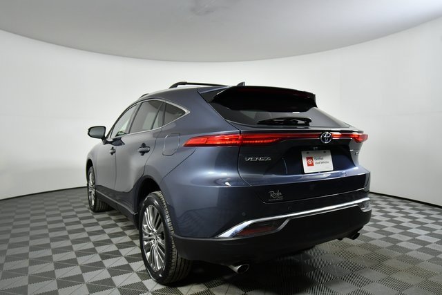 Used 2023 Toyota Venza XLE image 13