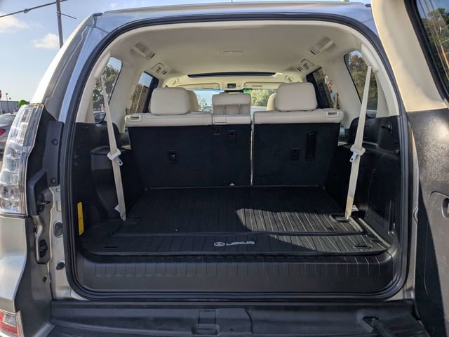 Used 2020 Lexus GX 460 Premium w/ Premium Package image 12