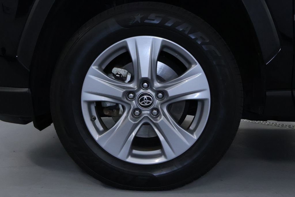 Used 2022 Toyota RAV4 LE AWD/4WD image 30