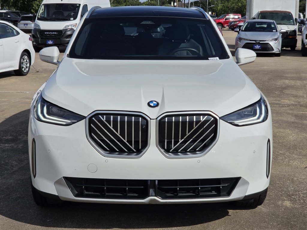 Used 2025 BMW X3 xDrive30i w/ Premium Package AWD/4WD image 3