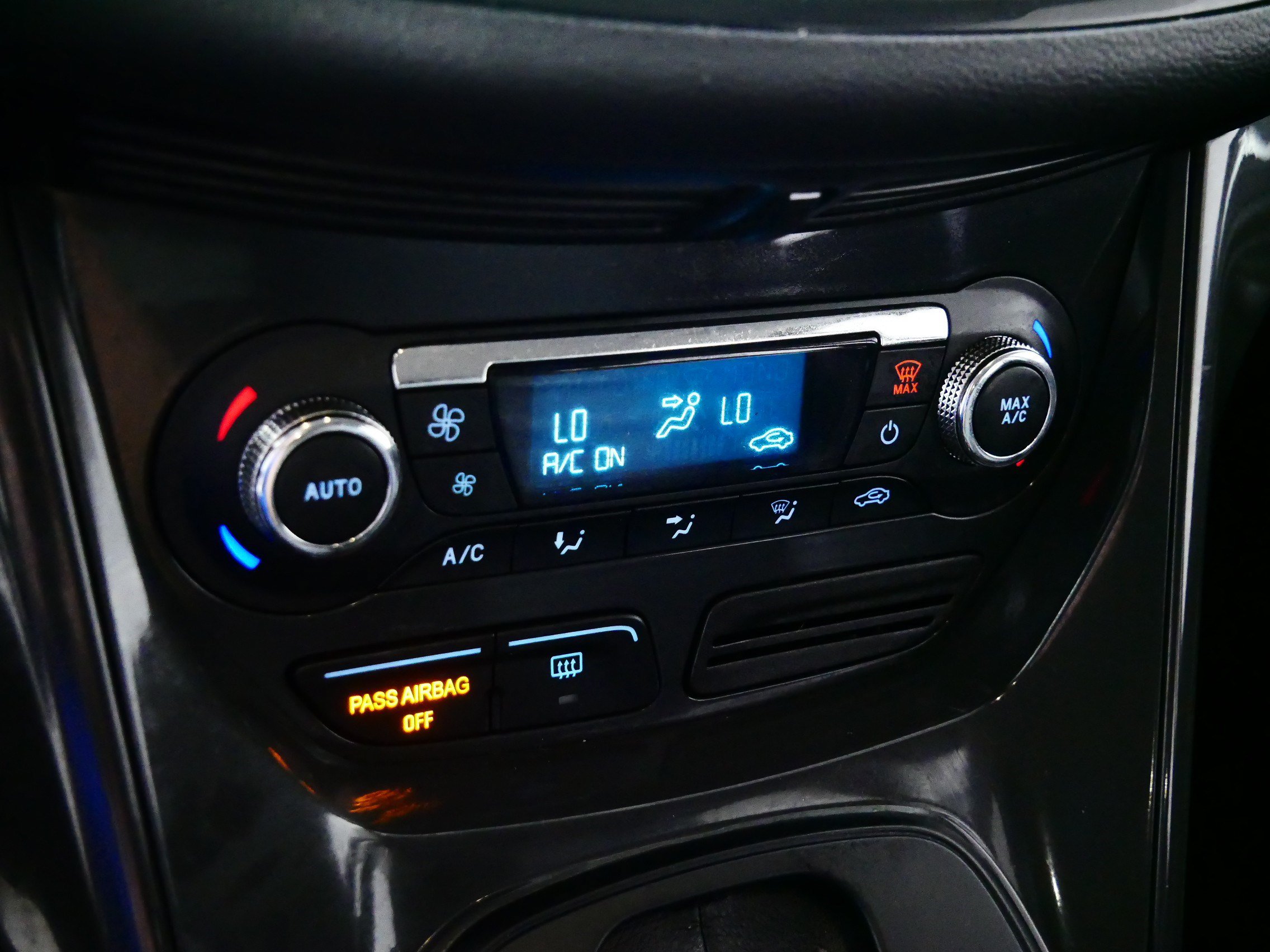 Used 2016 Ford Escape Titanium FWD image 23