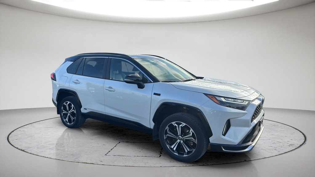 Used 2024 Toyota RAV4 XSE AWD/4WD image 2