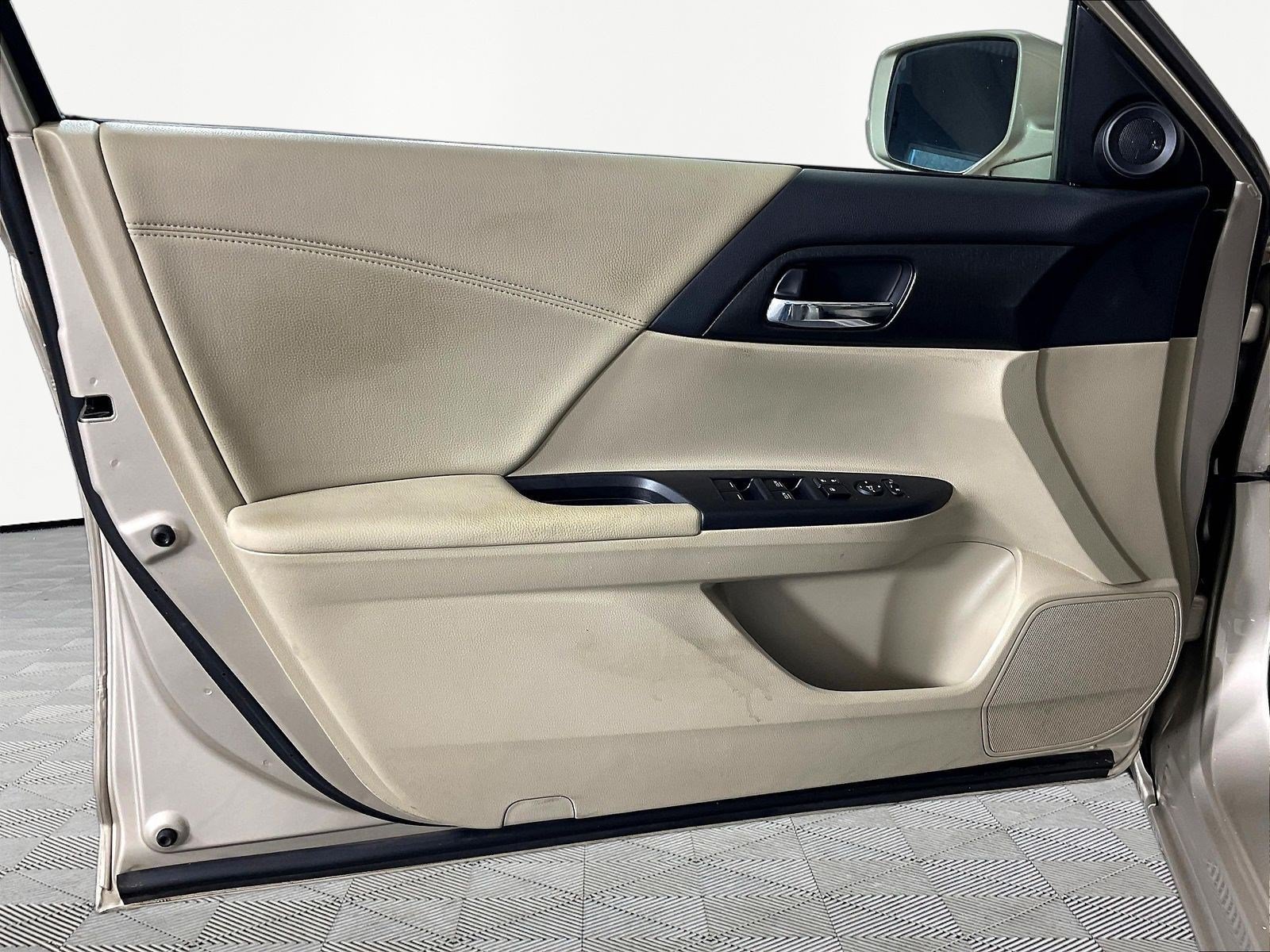 Used 2013 Honda Accord EX image 20