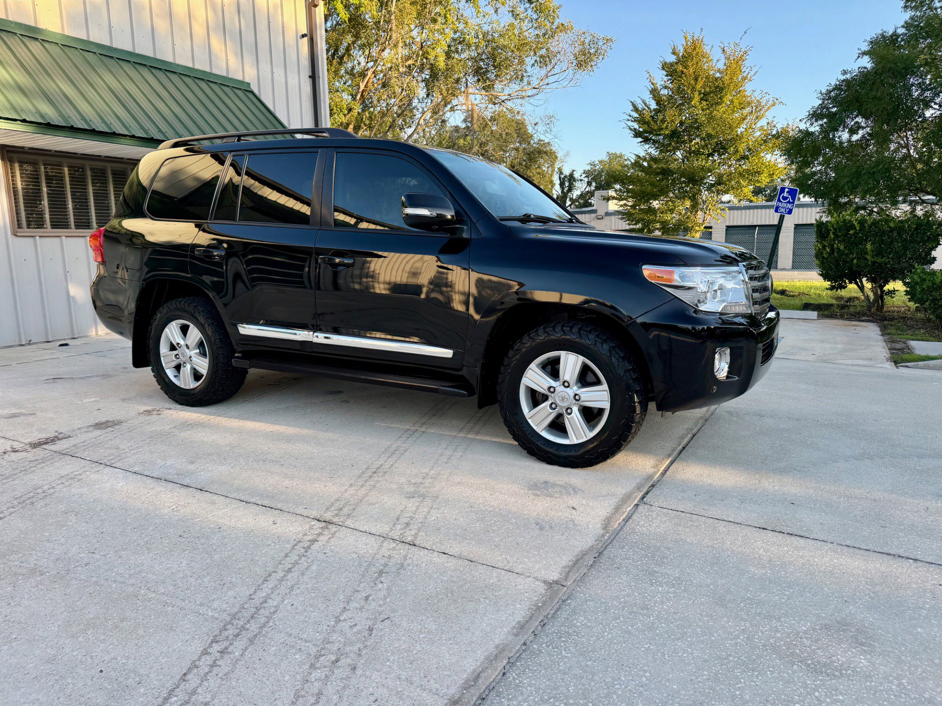 Used 2013 Toyota Land Cruiser image 9