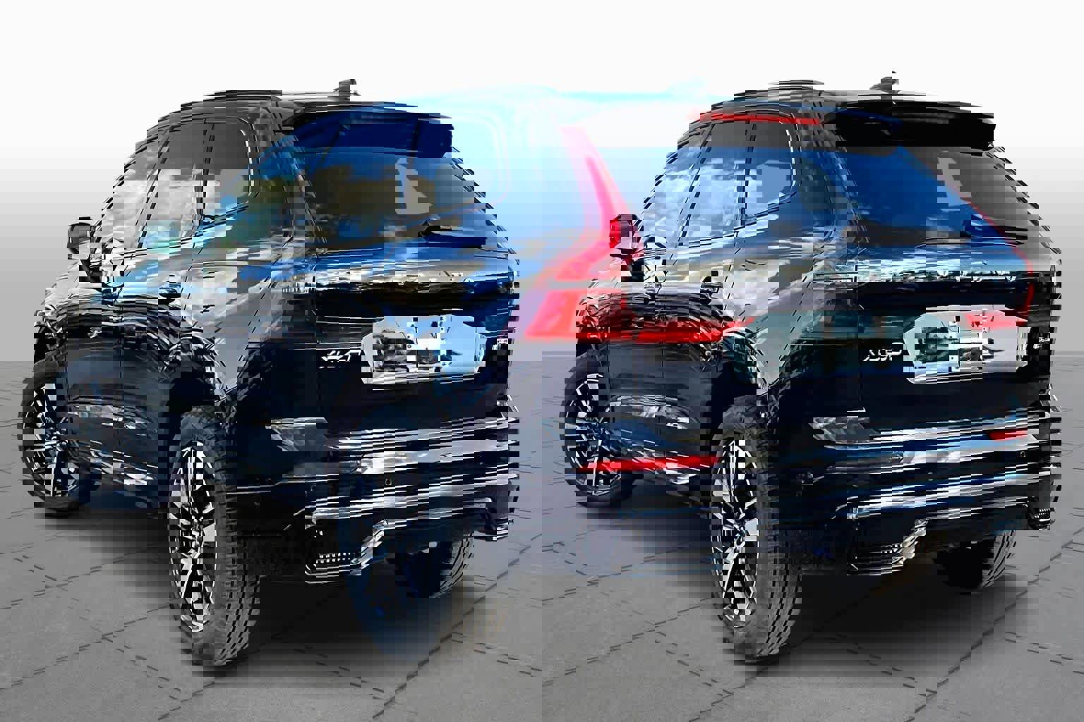 New 2026 Volvo XC60 B5 Plus w/ Protection Package Premier image 3