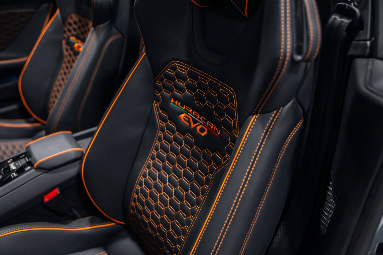Used 2024 Lamborghini Huracan EVO AWD/4WD image 19