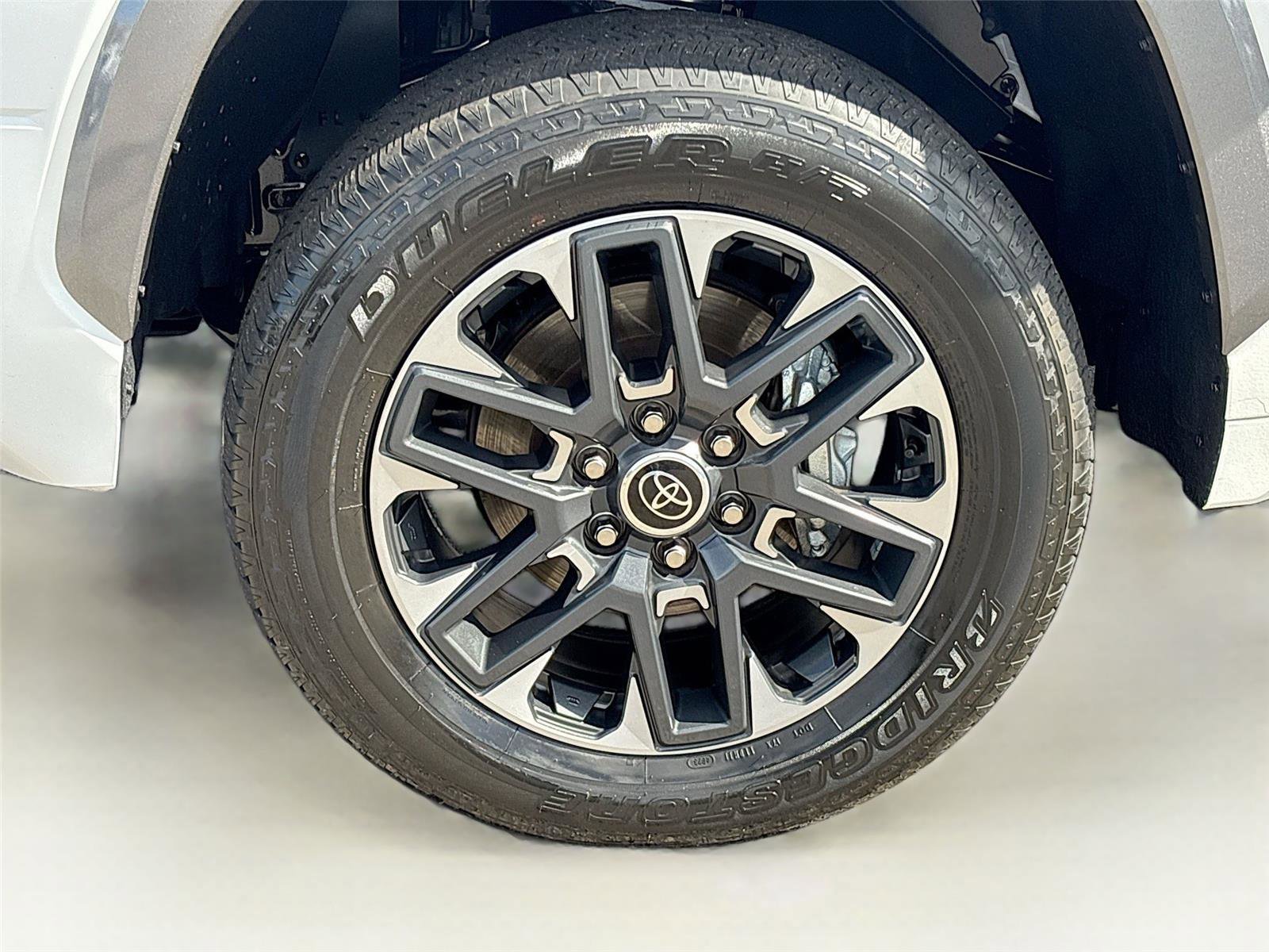 Used 2024 Toyota Tundra Limited image 30