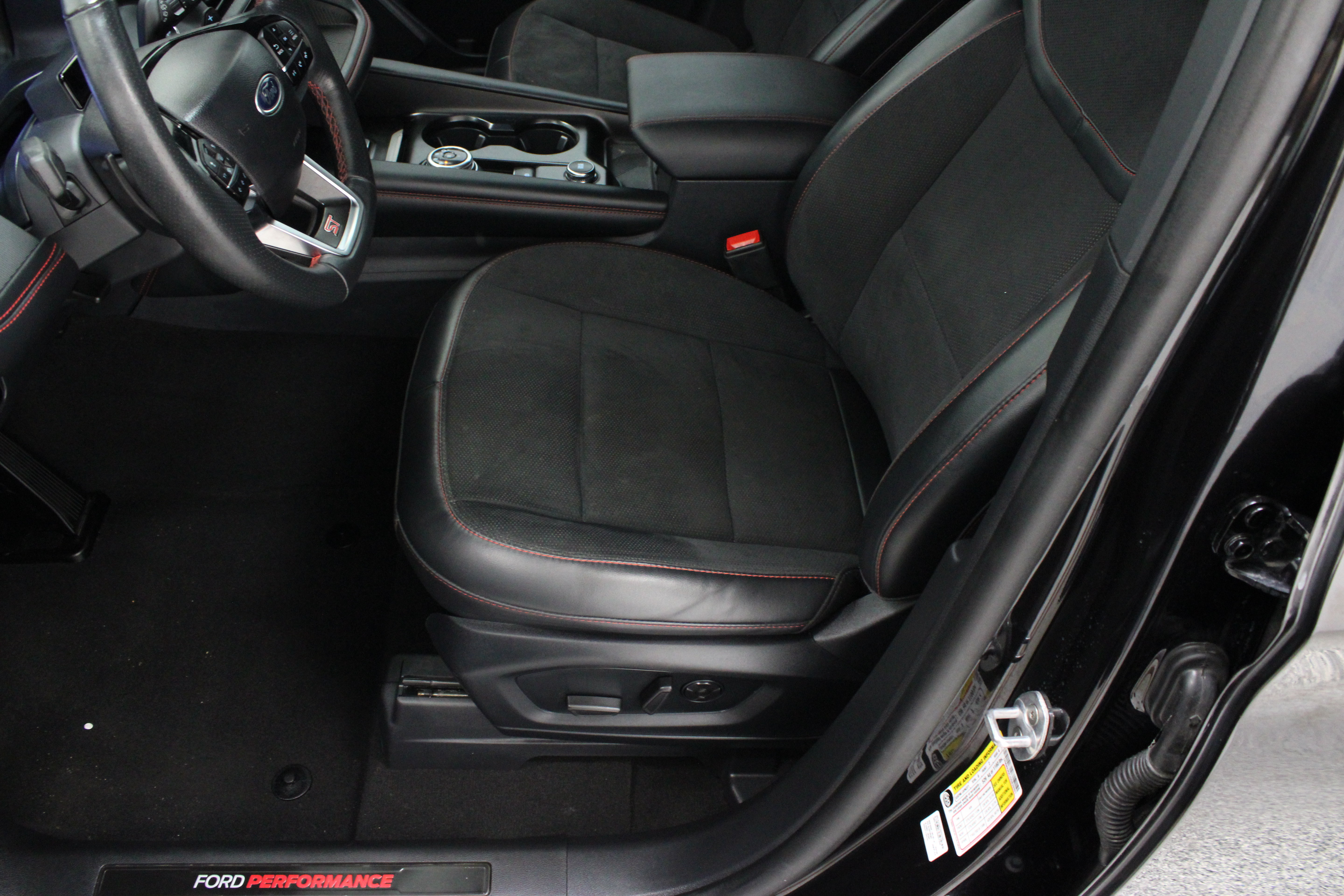 Used 2025 Ford Explorer ST w/ Sun And Sound Package AWD/4WD image 15