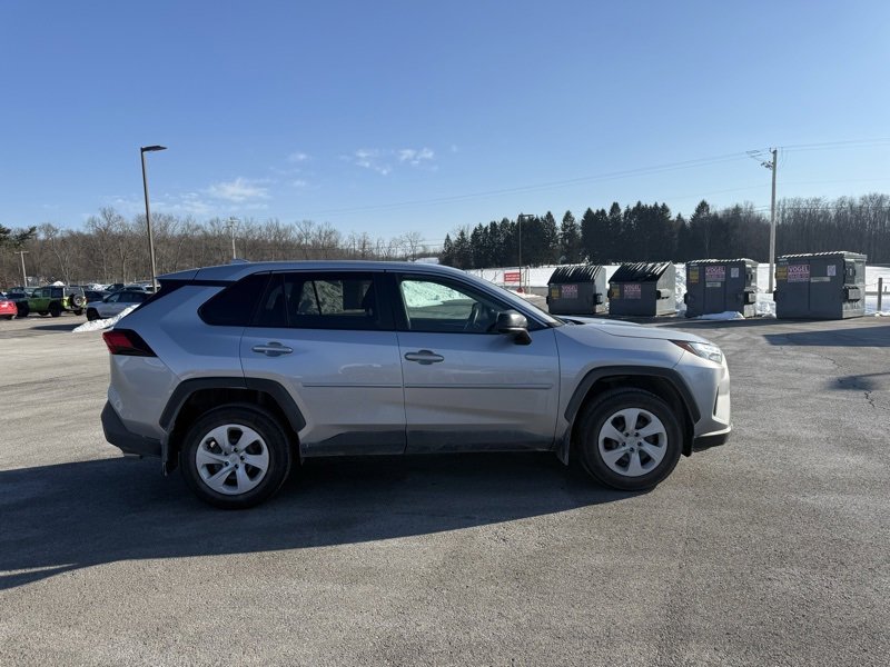 Used 2024 Toyota RAV4 LE image 5