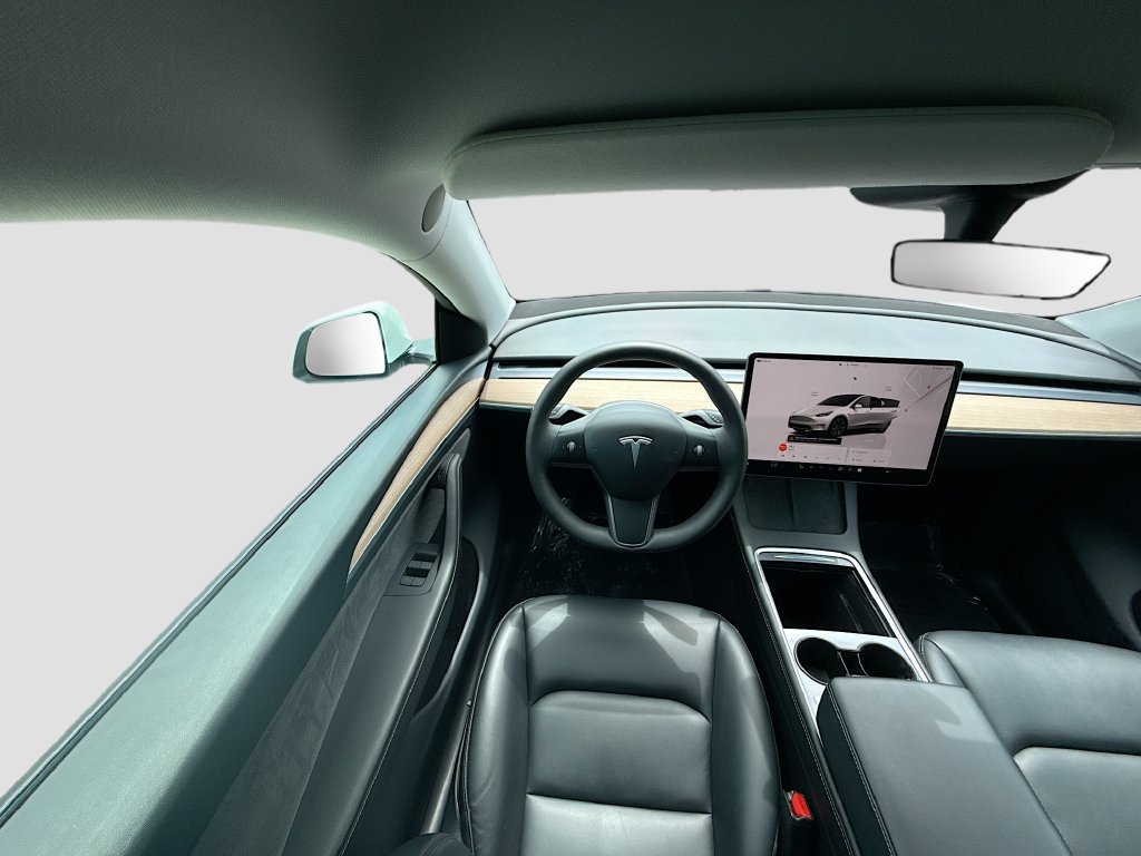 Used 2024 Tesla Model Y Long Range AWD/4WD image 22