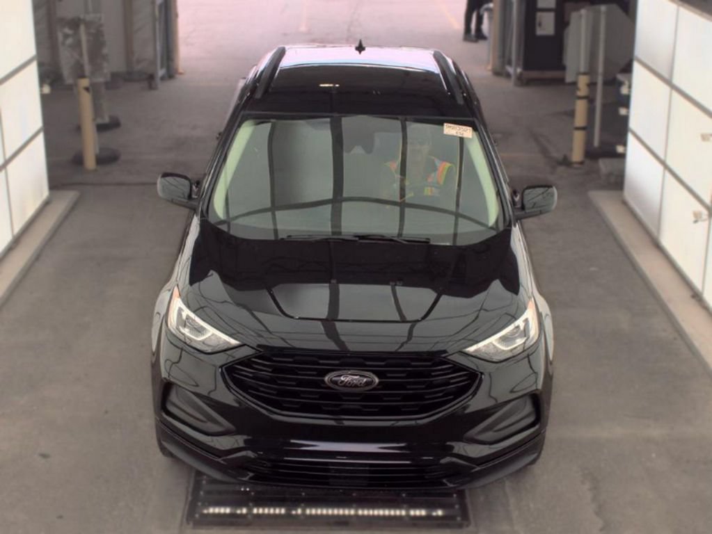 Used 2022 Ford Edge SE w/ Black Appearance Package AWD/4WD image 3