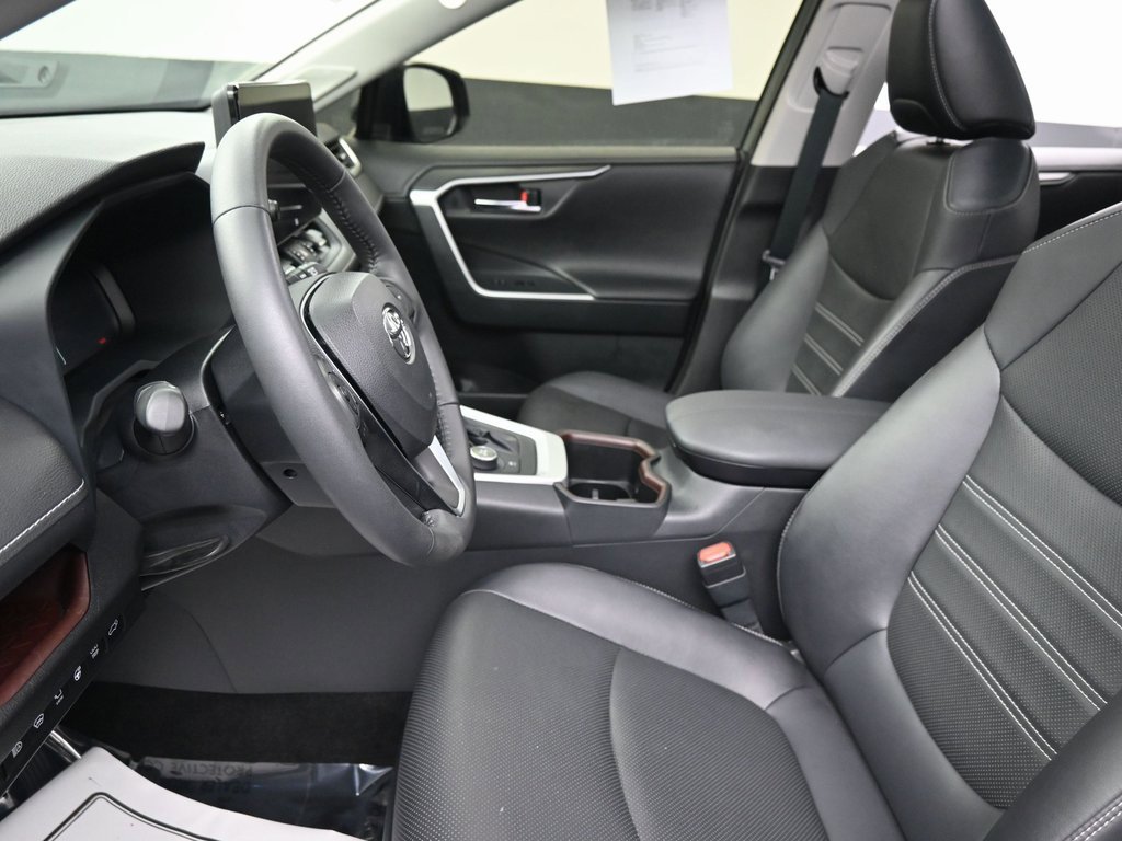 Used 2023 Toyota RAV4 Limited image 25