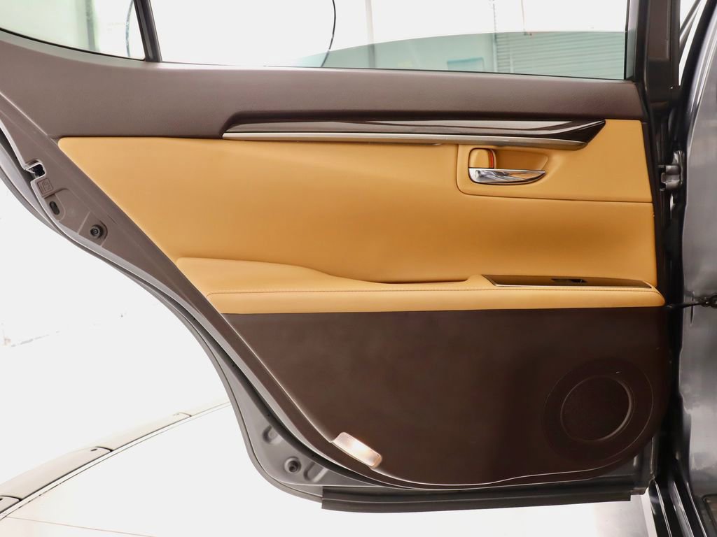 Used 2017 Lexus ES 350 w/ Navigation System Package FWD image 39