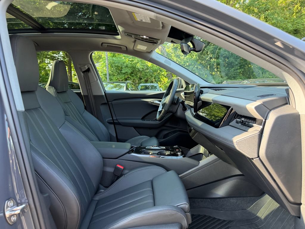Used 2025 Audi Q6 e-tron Premium Plus w/ Premium Plus AWD/4WD image 19