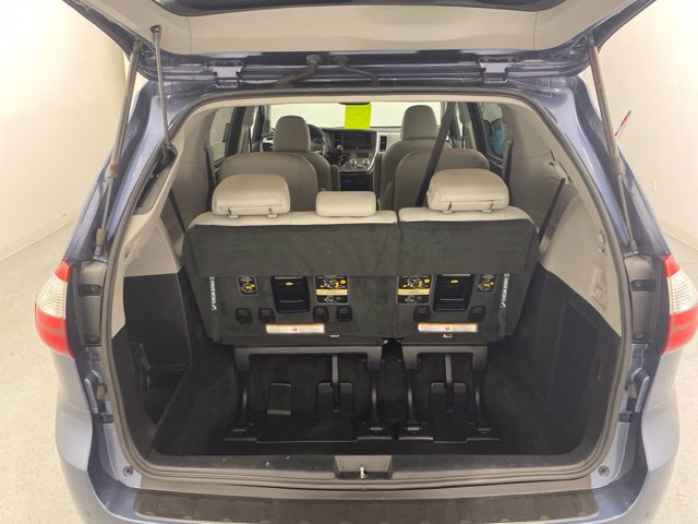 Used 2017 Toyota Sienna Limited Premium AWD/4WD image 36