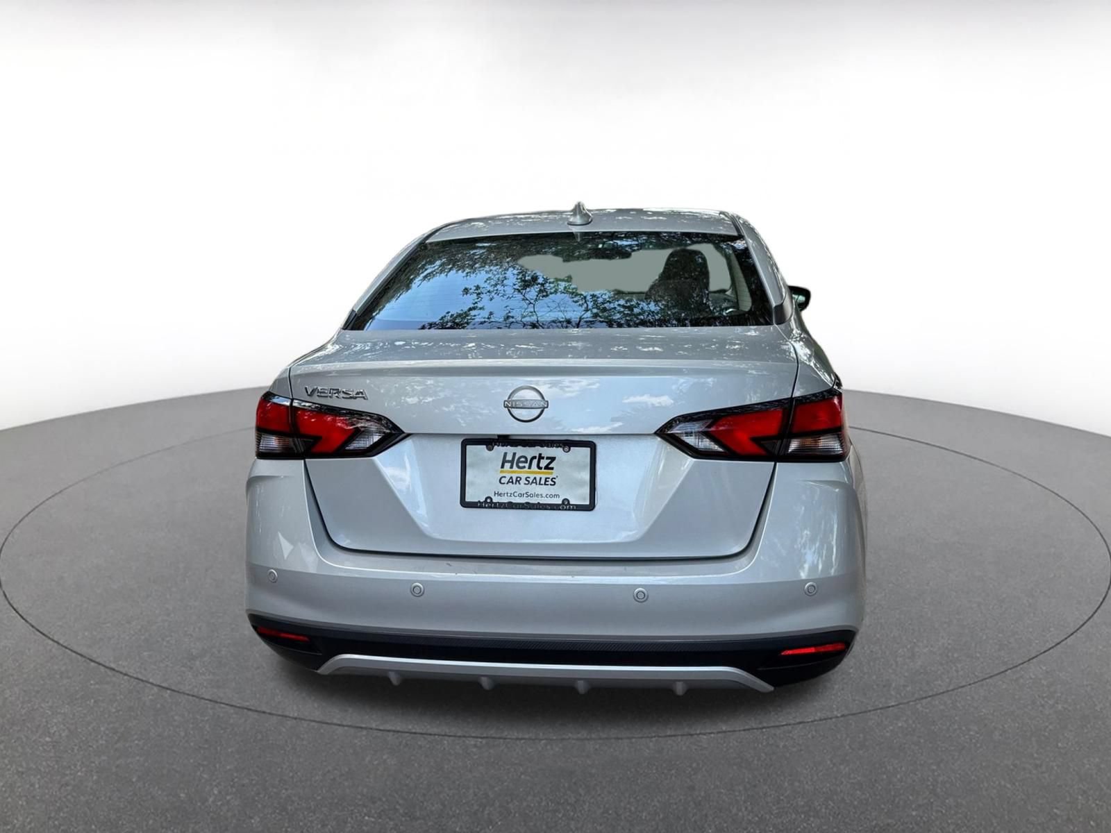 Used 2025 Nissan Versa SV FWD image 10