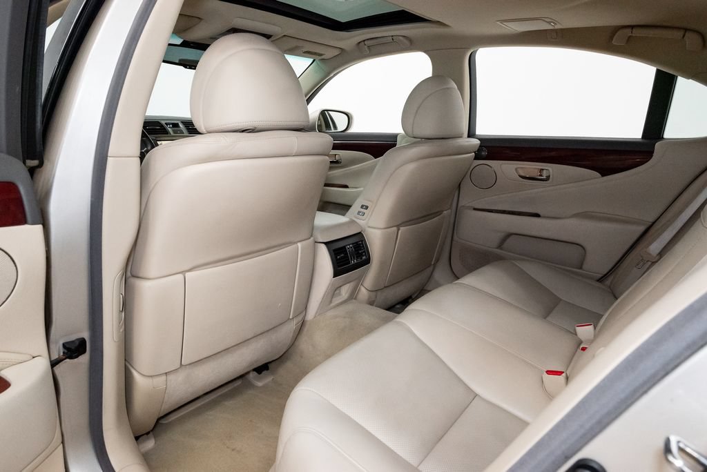 Used 2011 Lexus LS 460 AWD w/ Luxury Value Edition image 23