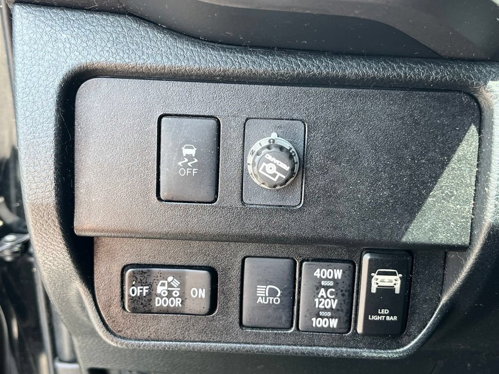 Used 2021 Toyota Tacoma TRD Sport AWD/4WD image 17
