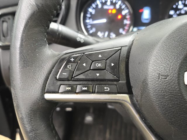Used 2017 Nissan Rogue SV FWD image 15