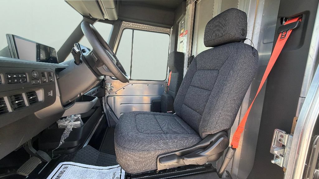 Used 2024 Chevrolet Brightdrop 400 w/ Commercial Equipment Package AWD/4WD image 17
