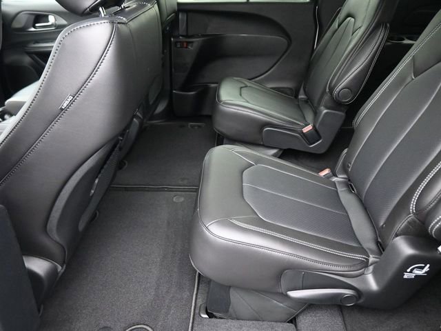 New 2026 Chrysler Pacifica Select image 39