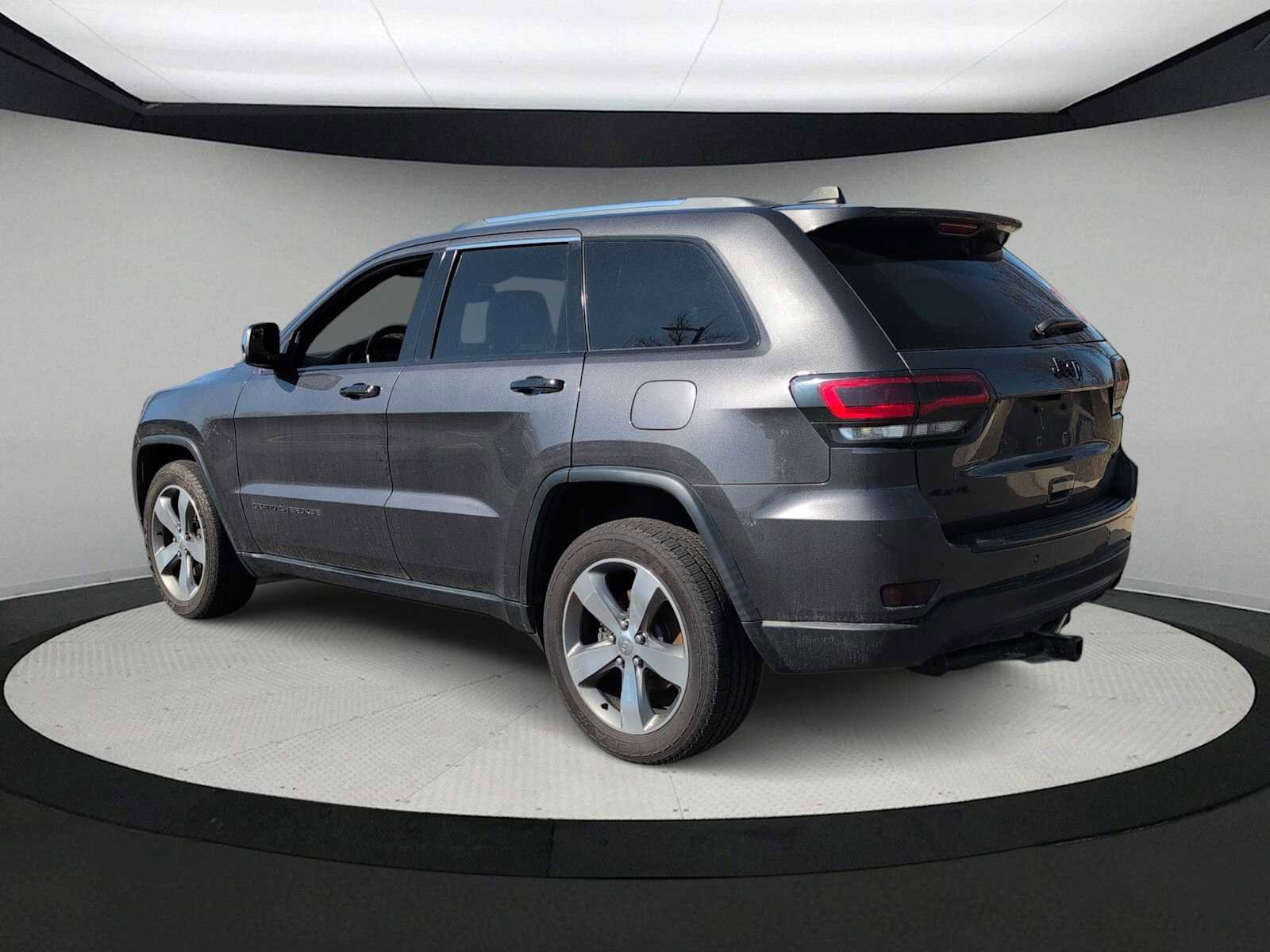 Used 2015 Jeep Grand Cherokee Limited image 6