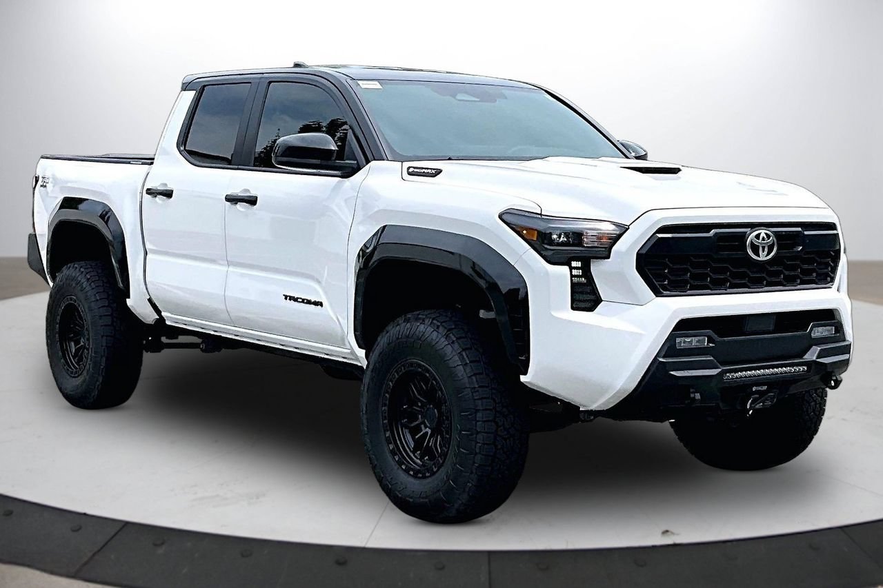 Used 2024 Toyota Tacoma TRD Sport AWD/4WD image 2