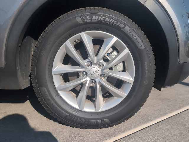 Used 2017 Kia Sorento AWD image 10