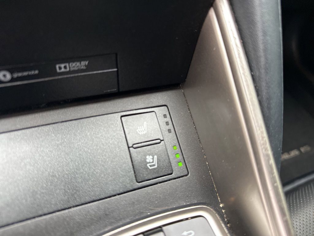 Used 2017 Lexus IS 300 300 w/ Navigation System Package image 19