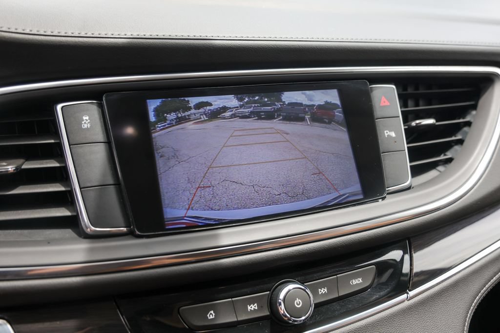 Used 2019 Buick Enclave Essence FWD image 17