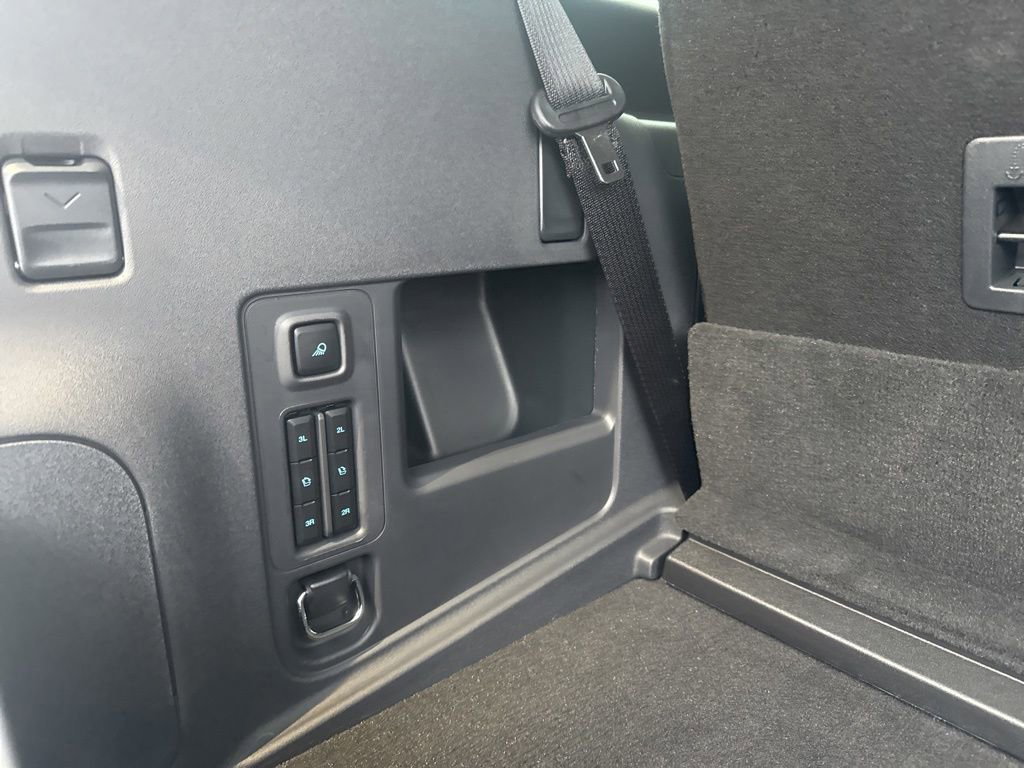 Used 2025 Ford Expedition Active image 45