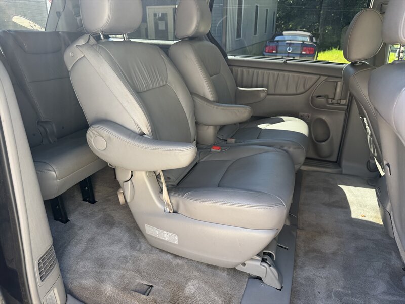 Used 2009 Toyota Sienna AWD image 18