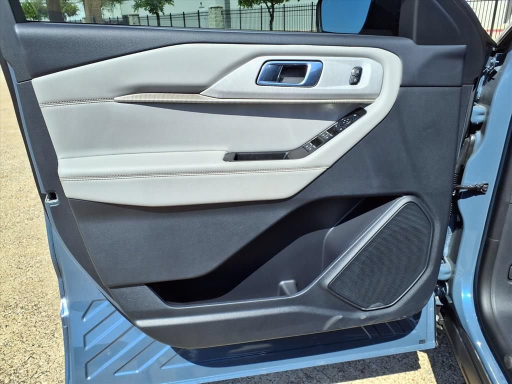 New 2026 Ford Explorer Active w/ Active Comfort Package RWD image 22