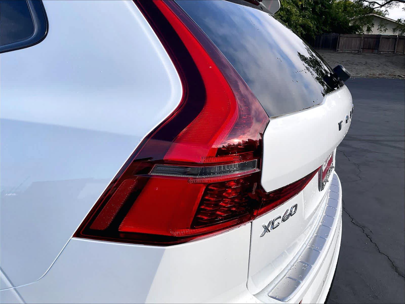 New 2027 Volvo XC60 T8 Plus AWD/4WD image 25