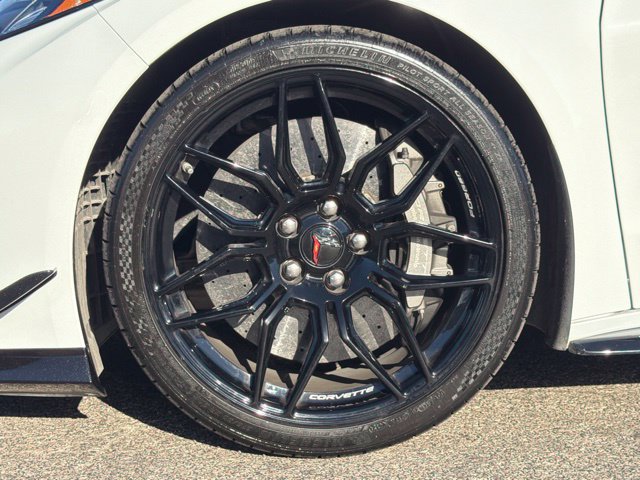 Used 2024 Chevrolet Corvette Z06 w/ Z07 Performance Package RWD image 9