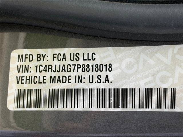 Used 2023 Jeep Grand Cherokee L Laredo RWD image 25