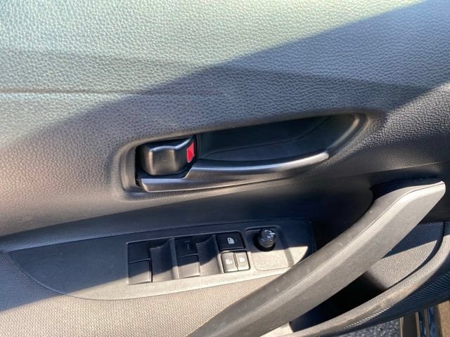 Used 2025 Toyota Corolla LE FWD image 16