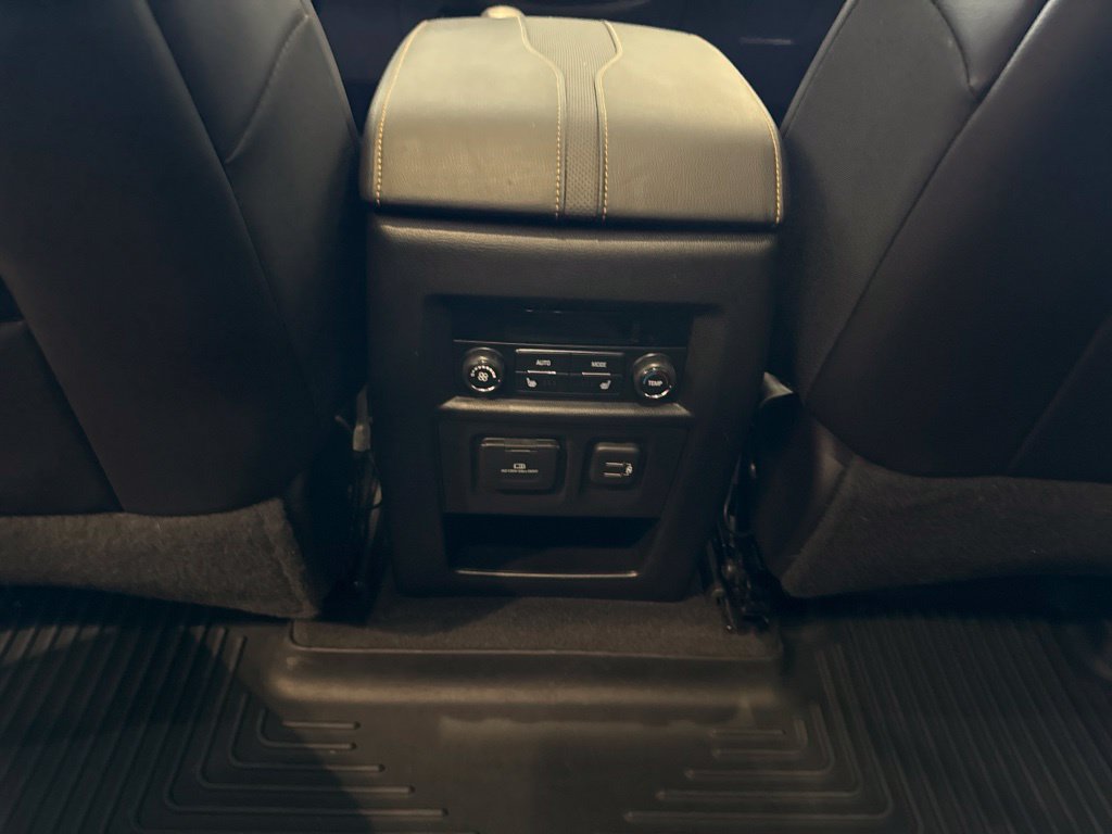 Used 2018 Chevrolet Traverse Premier AWD/4WD image 23