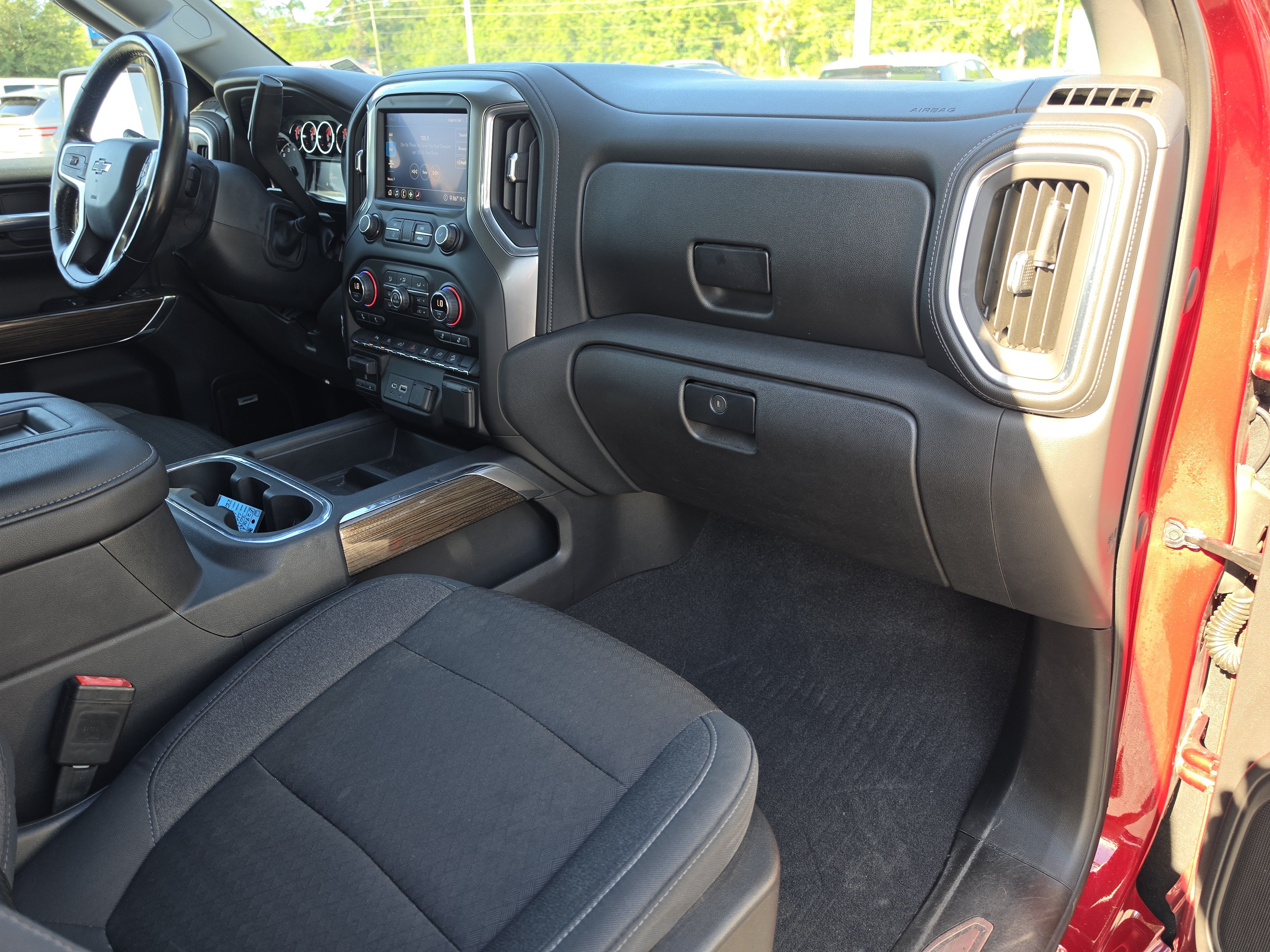Used 2020 Chevrolet Silverado 1500 LT Trail Boss AWD/4WD image 18
