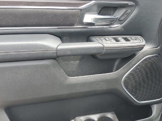 New 2026 RAM 1500 Laramie w/ Sport Appearance Package AWD/4WD image 15