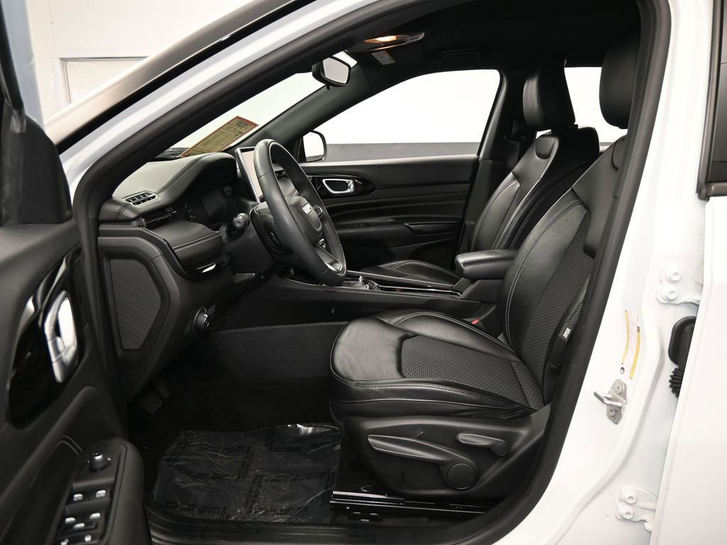 Used 2023 Jeep Compass Altitude image 11