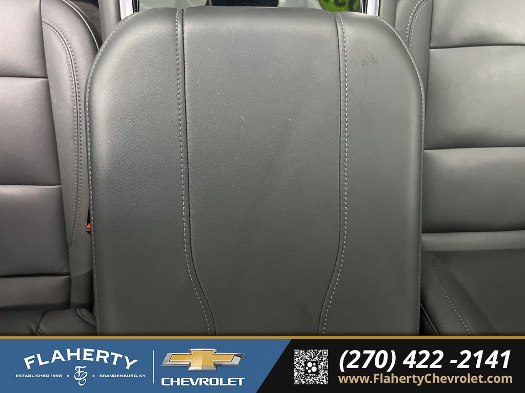 Used 2025 Chevrolet Suburban LT w/ Comfort Package AWD/4WD image 32
