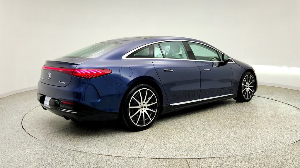Used 2023 Mercedes-Benz EQS 580 4MATIC Sedan w/ Exclusive Trim Package image 5