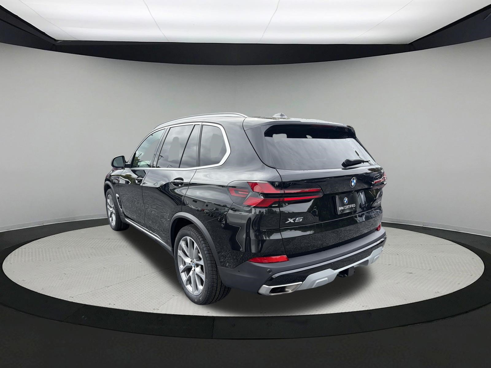 Certified 2024 BMW X5 xDrive40i w/ Premium Package AWD/4WD image 6
