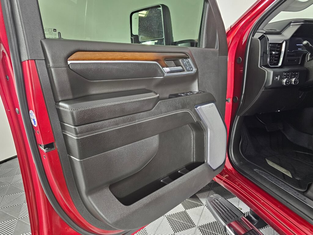 Used 2024 GMC Sierra 3500 Denali AWD/4WD image 15